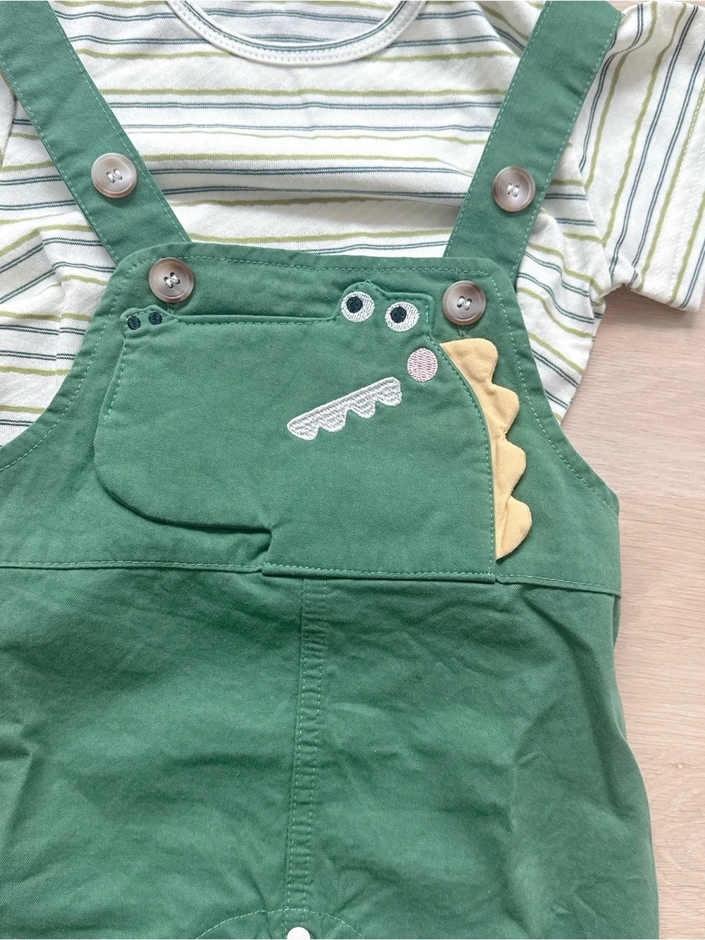 NWT Adorable Toddler Dinosaur Shortall Outfit – 2 Piece Set